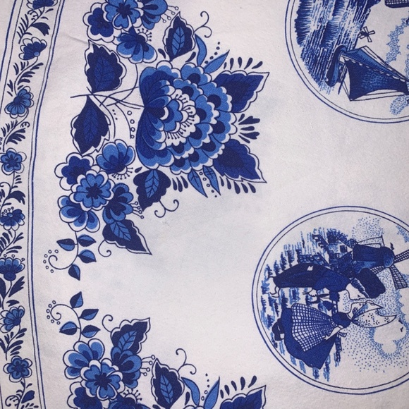 Blue White Floral Cotton Linen Tablecloth - Picture 4 of 4